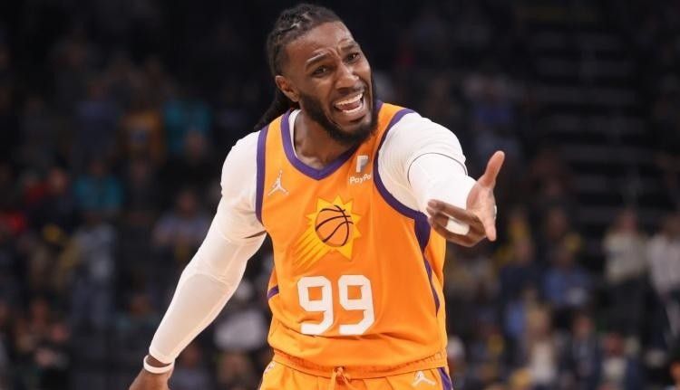 NBA常规赛，活塞客场114-146惨负雄鹿，遭遇23连败！